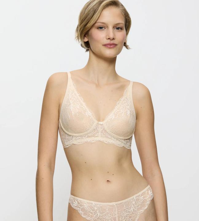 Actual product image Triumph Amourette Charm underwired bra (Single pack, 70 B)