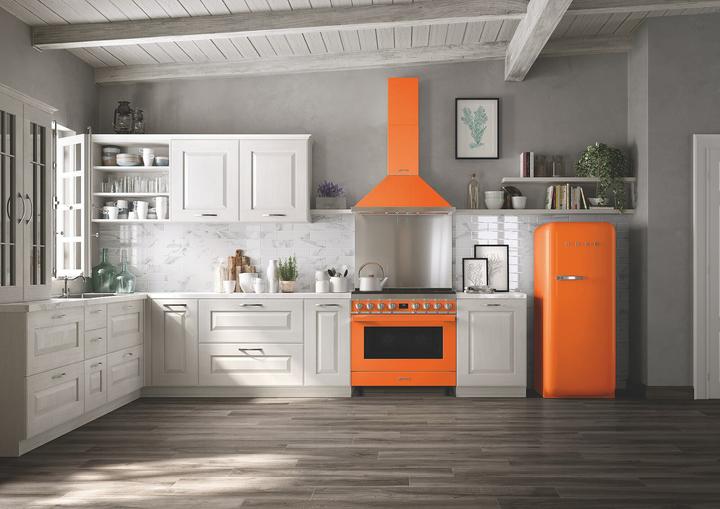 Produktbild Smeg FAB28ROR6 Kühlschrank Rechtsanschlag Orange 50's Style, 2025 Modell, EEK: C (270 l)
