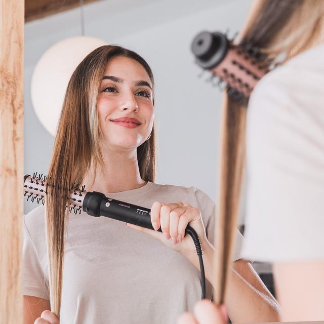 Image du produit Cecotec Bamba InstantCare Curly AirFlow Hair Straightening Brush 30mm Ceramic Coating Rotating Head