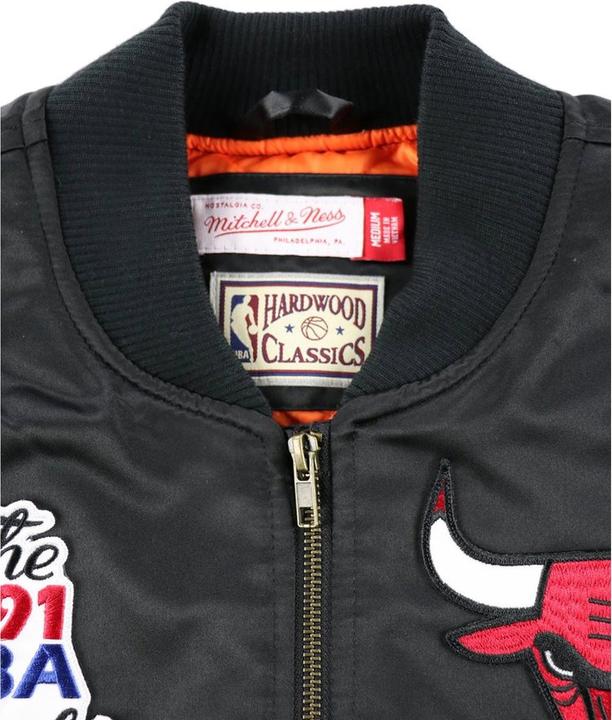 Immagine prodotto Mitchell & Ness M&N Satin Bomber Veste - FLIGHT Chicago Bulls noir (M)