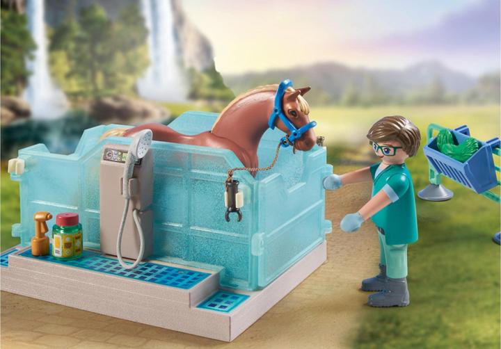 Actual product image Playmobil Riding therapy & veterinary practice (71352, Playmobil Horses of Waterfall)