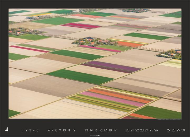 Image du produit Die Erde von oben Kalender 2026 (68 x 49 cm, Couverture rigide, Allemand, Anglais)
