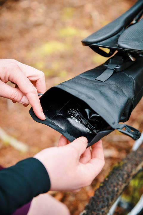 Produktbild Fidlock PINCLIP Saddle Bag S (0.40 l, Satteltasche)
