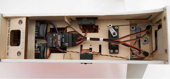 Image du produit Hangar 9 Ultra Stick 10cc ARF 1524mm (Multi moteur)