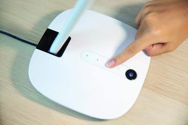 Actual product image Philips RobotPlus (800 lm)