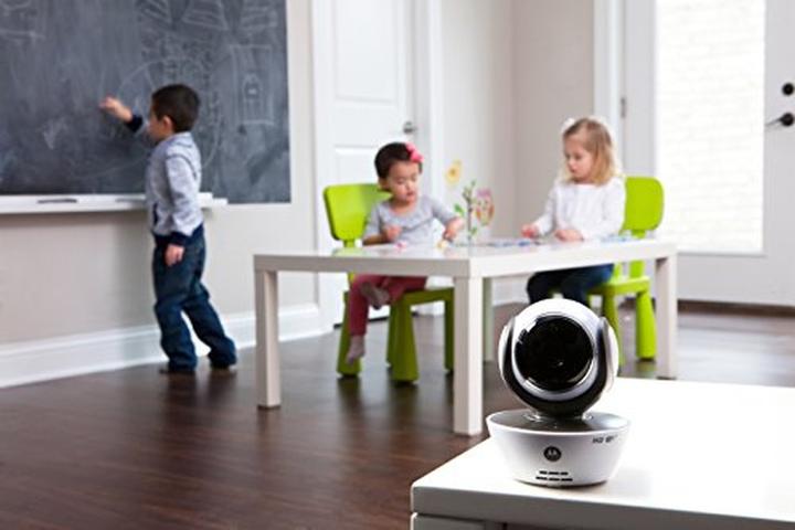 Actual product image Motorola Babyfon mit extra Monitor, Nachtsicht, Zweiweg-Kommunikation und integrierten Melodien (Video & Audio)