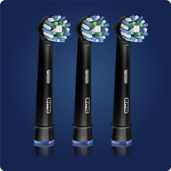 Actual product image Oral-B CrossAction (3 x)