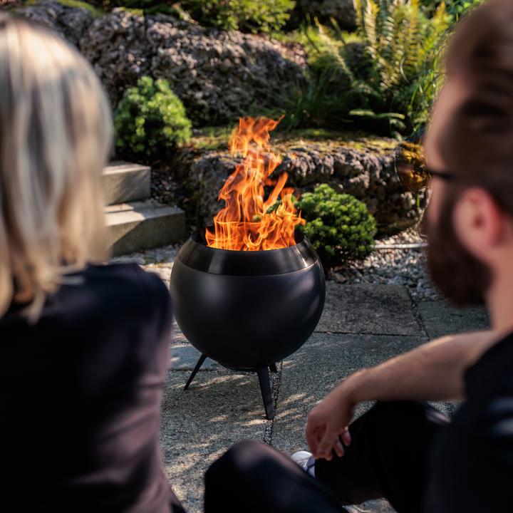 Actual product image Höfats MOON 45 all black Feuerkorb mit niedrigem Fuss (45 cm)