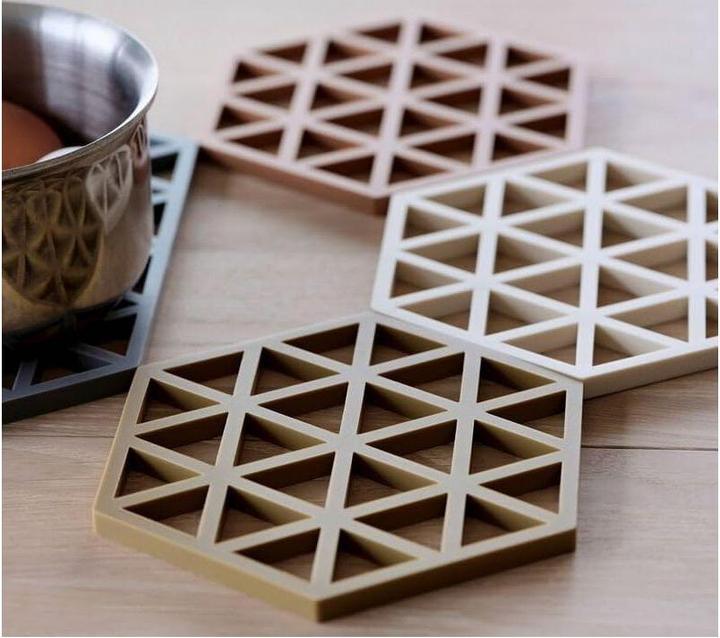 Actual product image Zone Denmark Pot coaster Hexagon Beige (1 x, Pan coaster)