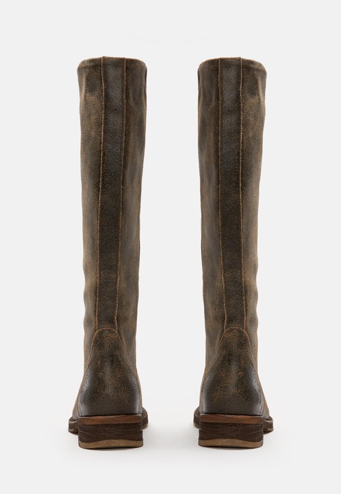 Actual product image Felmini Cooper A712, the biker boot from, is made from smooth leather with a vintage leather finish and (36)