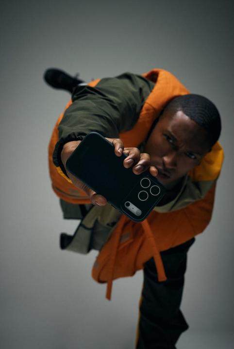 Productafbeelding Decoded Silicone Backcover Apple iPhone 17 Pro Max Phantom Black (Apple iPhone 17 Pro Max)