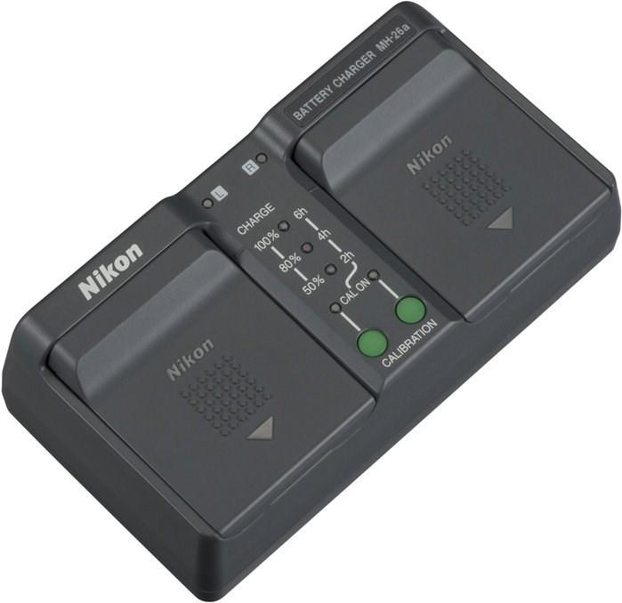 Nikon MH-26a met adapter BT-A10 (Batterijlader voor camera)