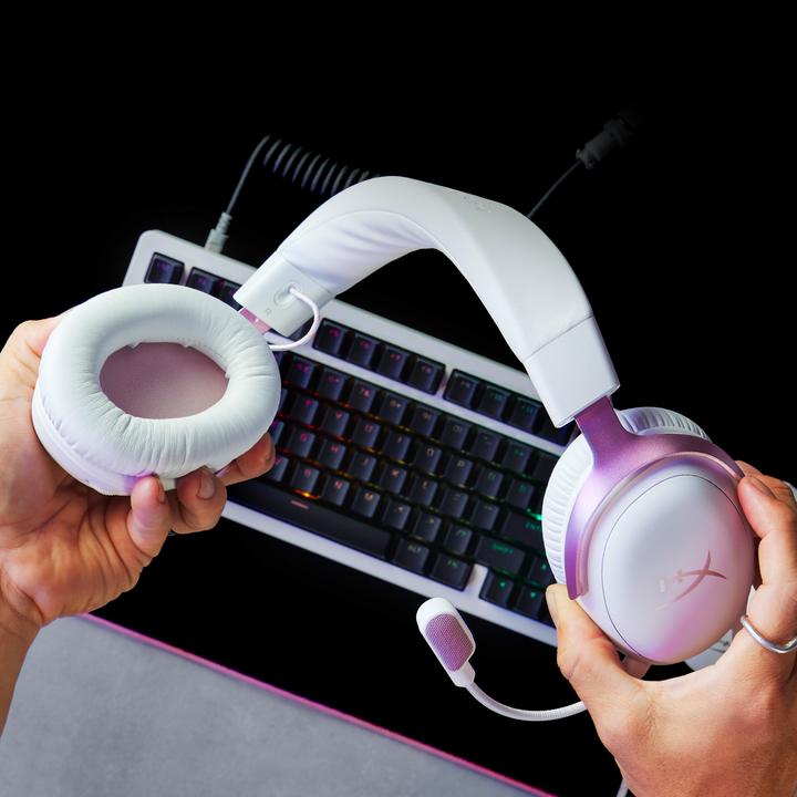 Produktbild HyperX Cloud III – Gaming-Headset (Weiss/Rosa) (Kabelgebunden)