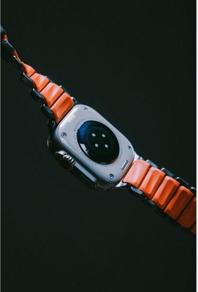 Actual product image Nomad Spartan Band Black Titanium Ultra Orange 49mm (FKM, Titanium, Titanium)