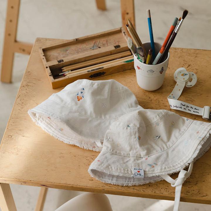 Immagine prodotto Elodie x CLARA HALLENCREUTZ - Cappello da sole reversibile Spaceland