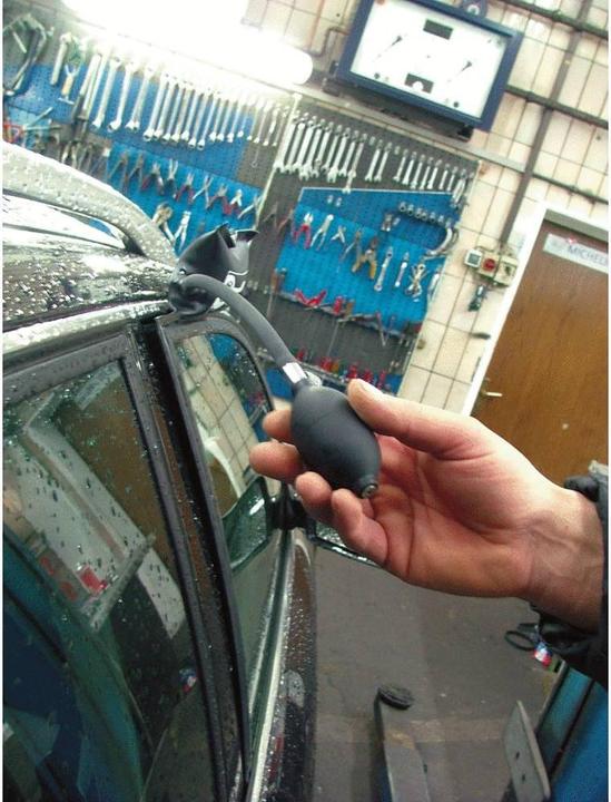 Actual product image KS Tools Pressure pad with hand pump 116.1025