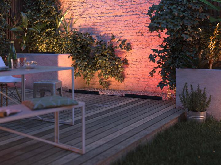 Image du produit Philips Hue amaranth (1400 lm, IP65)
