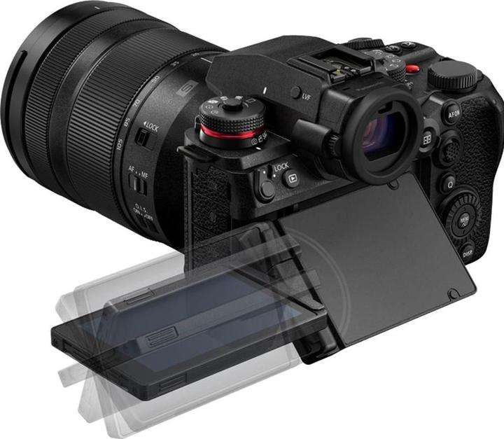 Actual product image Panasonic Lumix S1IIE + S Series 24-105mm F4 Macro L-Mount (24 - 105 mm, 24.20 Mpx, Full frame)