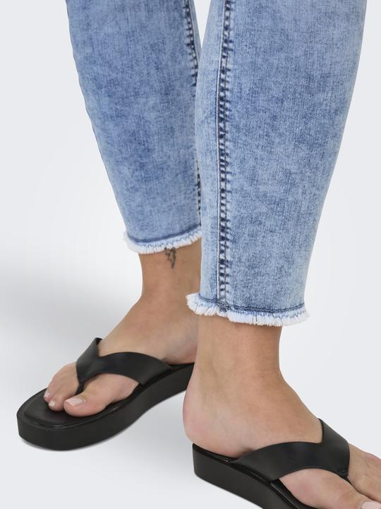 Actual product image Only Weiter Beinschnitt Offener Saum Jeans Skinny Jeans (W44/L30)