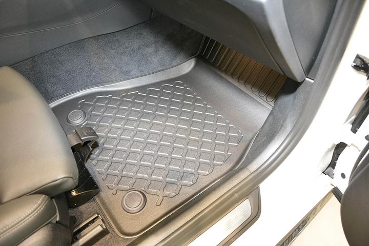 Produktbild Aristar Allwetter Fussmatten für BMW 5er Limousine / Touring (Kombi) ab 2017 bis heute (1 Set à 4 Fussmatten)