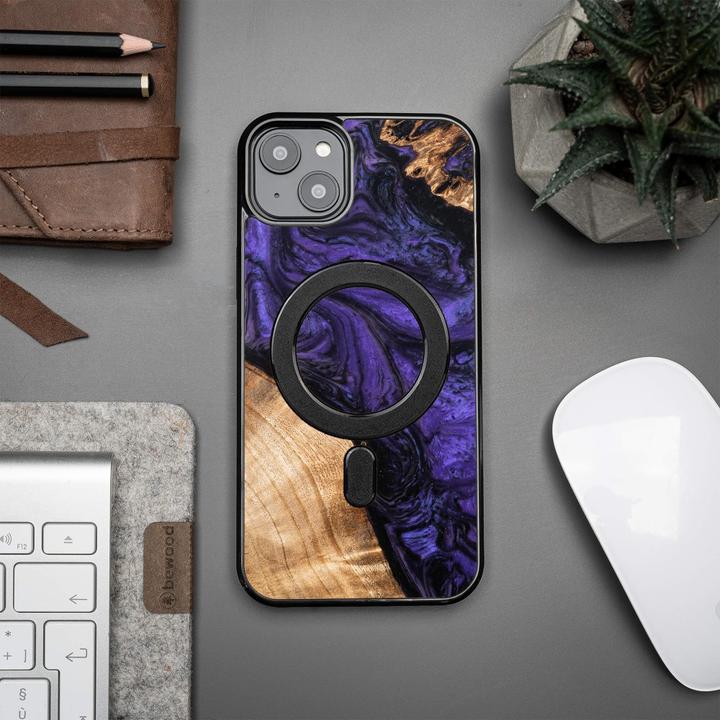 Actual product image Bewood Wood and resin case for iPhone 15 Plus MagSafe Unique Violet - purple and black (Apple iPhone 15 Plus)