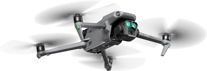 Produktbild DJI Mavic 3 Pro Fly More Combo inkl. RC Pro (43 min, 958 g, 20 Mpx)