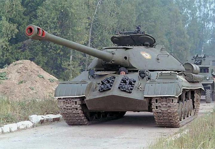 Actual product image 1:100 Soviet Heavy Tank IS-3