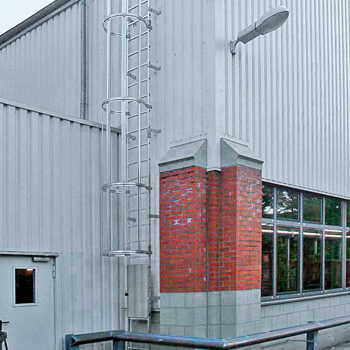 Produktbild Munk Mehrzügige Steigleiter mit Rückenschutz (Bau) Aluminium eloxiert 11,84m (Mehrzweckleiter, 1184 cm)
