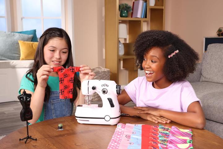 Image du produit Miraculous Marinette Mini-Nähmaschine für Kinder