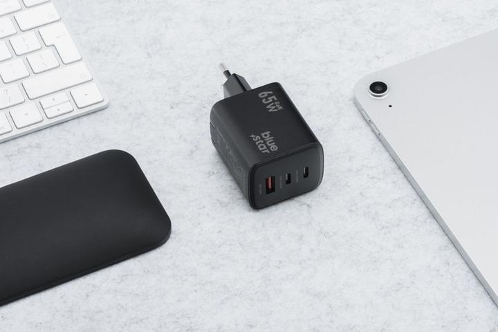 Image du produit Cable Blue Star BLUE STAR travel charger GaN 4A 65W 2 x Type C + USB A PD QC4.0 VT-43 black (65 W, 3 ports)