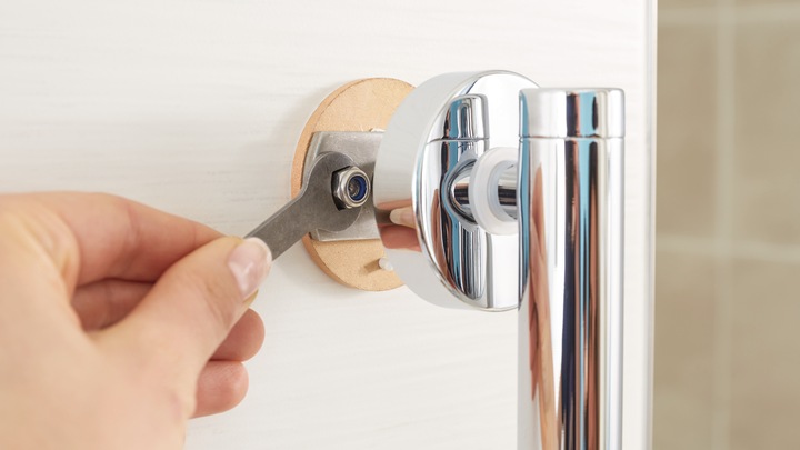 Immagine prodotto tesa Maniglia da bagno DRAAD con soluzione adesiva senza foratura