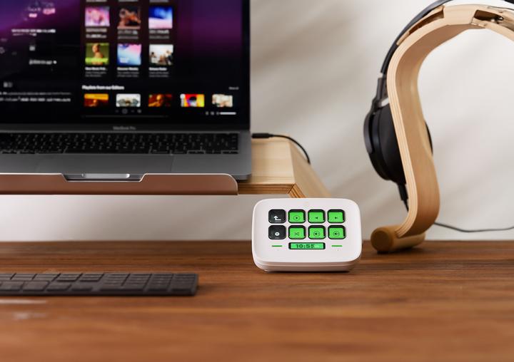 Actual product image Elgato Stream Deck Neo