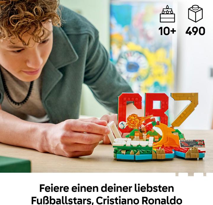 Actual product image LEGO Cristiano Ronaldo - Football highlights (43012, LEGO Editions)