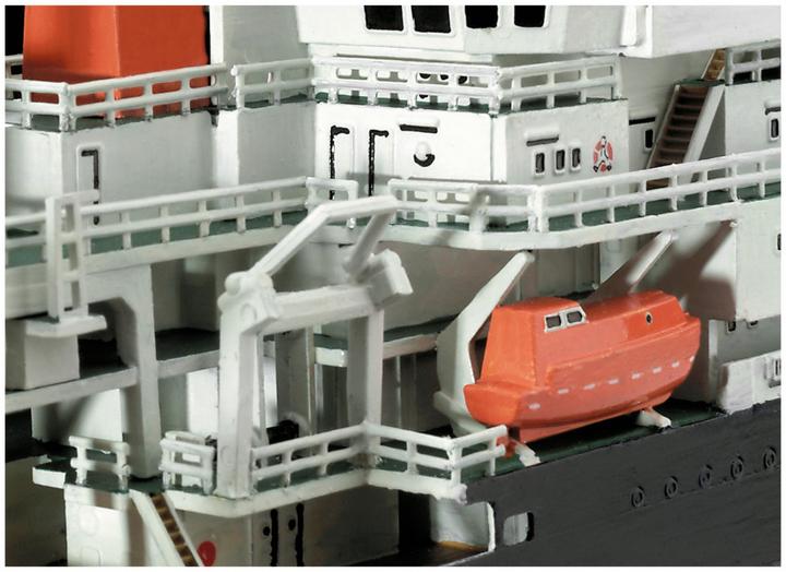 Produktbild Revell German Research Vessel Meteor