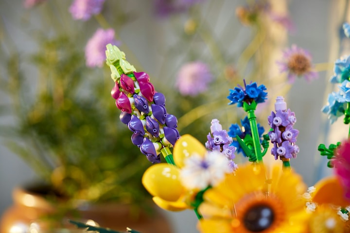 Actual product image LEGO Wildflower Bouquet (10313, LEGO Icons, LEGO Botanical)