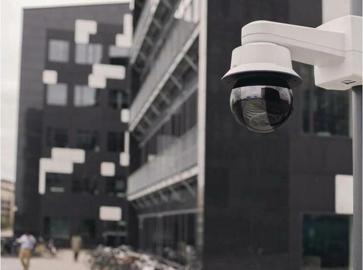 Actual product image Axis Q6318-LE (3840 x 2160 pixels)