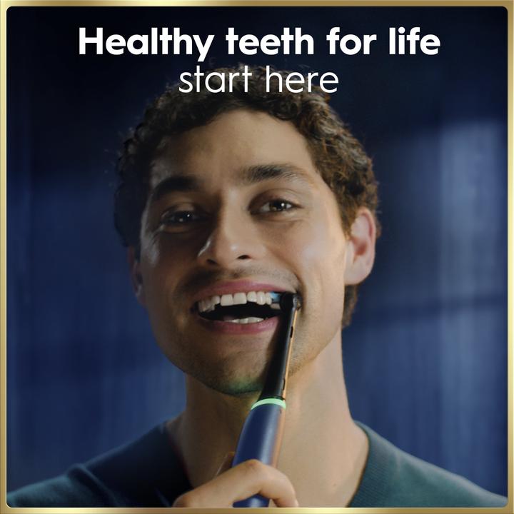 Immagine prodotto Oral-B Oral B - iO9 Electric Toothbrush - Sapphire Blue - 2 Brush Head, Charging Travel Case