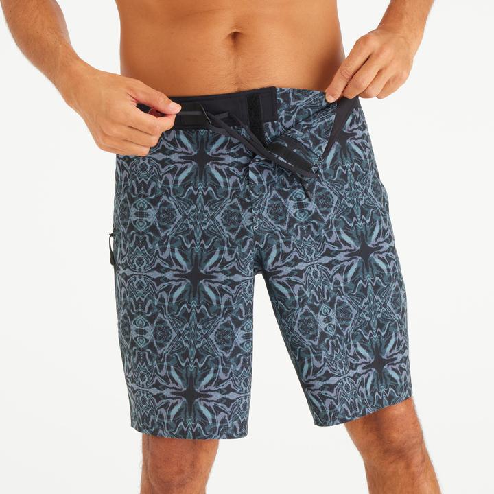Actual product image Olaian Boardshorts Herren lang Itzblack 900 19" schwarz (40)