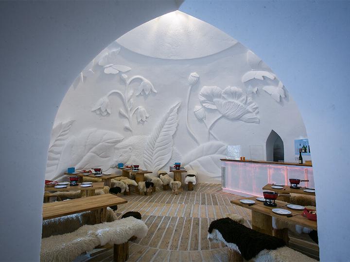 Actual product image Smartbox Deluxe tour of an igloo village in Davos Klosters and fondue for 2 people (2 Persons)