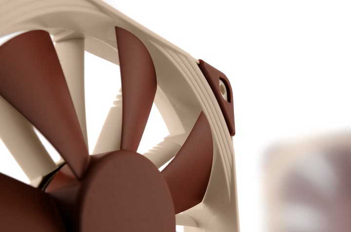 Actual product image Noctua NF-F12 5V (120 mm, 1 x)
