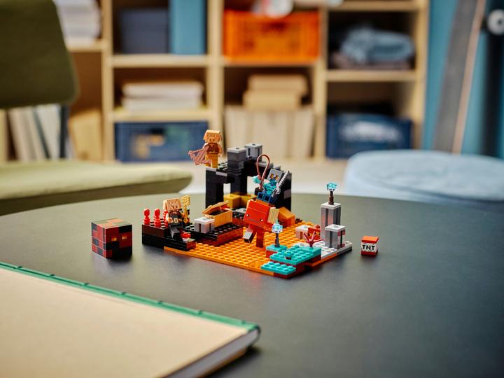 Actual product image LEGO The Nether Bastion (21185, LEGO Minecraft)