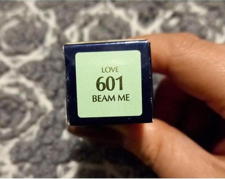 Actual product image Estée Lauder Pure Color Love Lipstick Cooled Chromed (601 Beam Me Glitter)