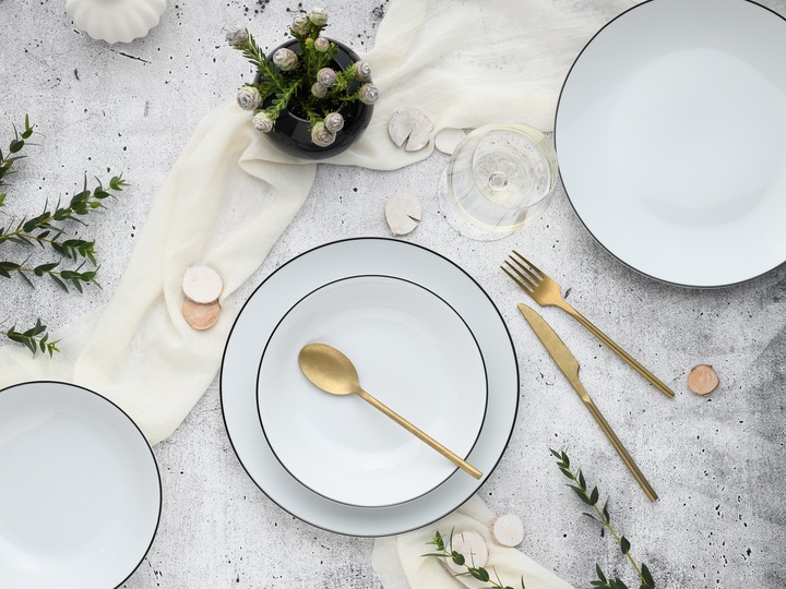 Actual product image CreaTable Luna (18 Piece)