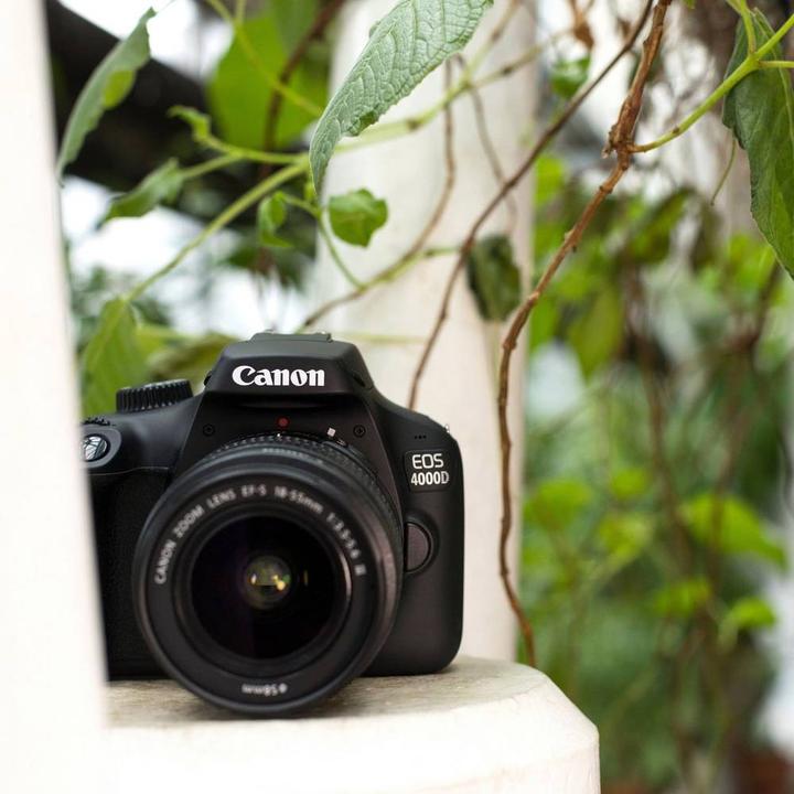 Actual product image Canon Eos 4000d Dc - (Eu) (18 - 55 mm, 18.70 Mpx, APS-C / DX)