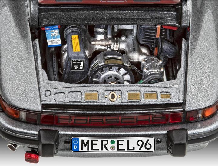 Actual product image Revell Porsche 911