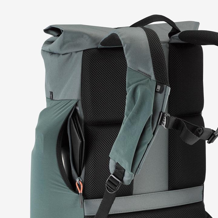 Actual product image Quechua Hiking rucksack 23 l - NH500 Escape Rolltop (23 l)
