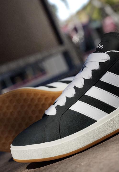Image du produit Adidas Baskets GRAND COURT BASE 00s (44)