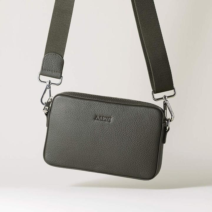 Image du produit Aarni Crossbody Bag, olive, silver zipper