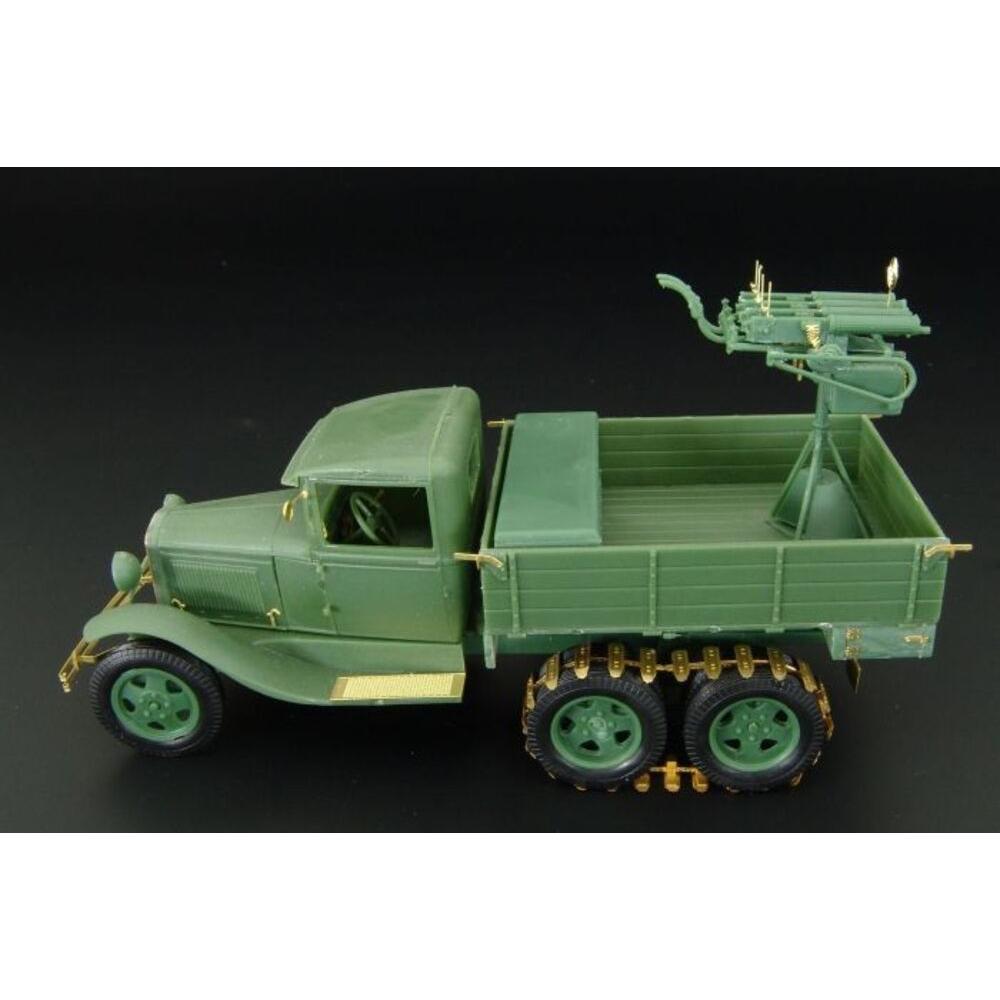 Hauler GAZ-AAA with Quadruple MAXIM AA gun