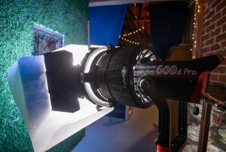Image du produit Aputure F10 Mont Fresnel (Réflecteur rabattable)